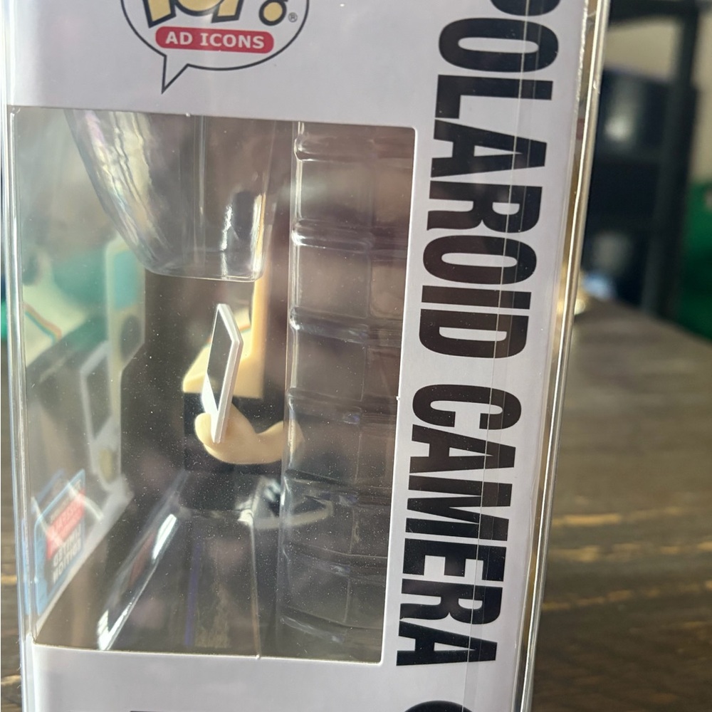Funko Polaroid Camera Vinyl Figure - Cream with Rainbow Stripe - Picture 4 of 5